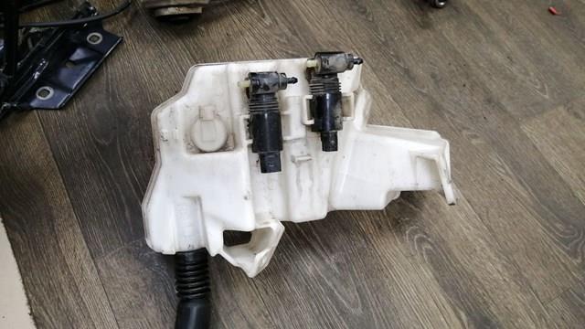Zbiorniczek spryskiwacza szyb LR025760 Land Rover