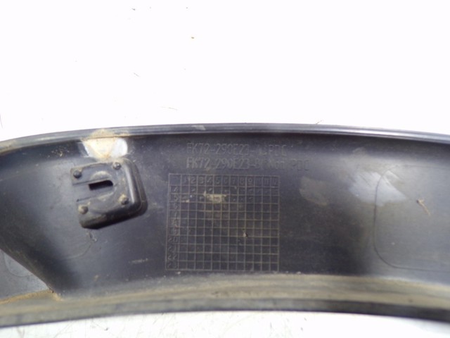 Poszerzenie (nakładka) reperaturki tylnego błotnika lewy LR076036 Land Rover
