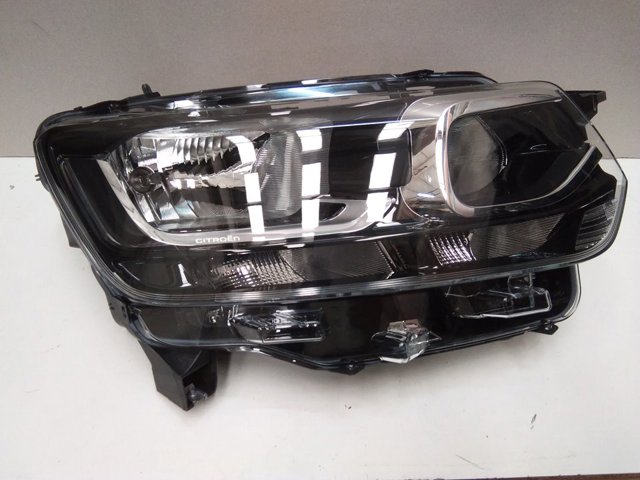 Reflektor prawy Peugeot/Citroen 9816824780 cena, od 275,86 USD