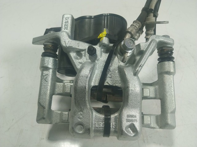 Zacisk hamulcowy tylny prawy Toyota Yaris CROSS SUV (MXP) (2020 - 2026) cena, od 169,36 USD