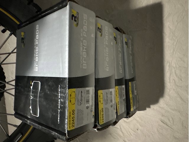 Okładziny (klocki) do hamulców tarczowych tylne Road House 224500 cena, od 63,67 USD