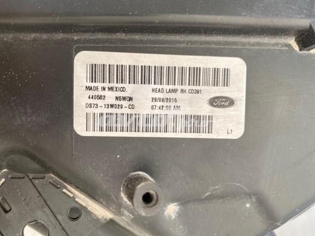 Do koszyka DS7313W029CD Ford Reflektor prawy