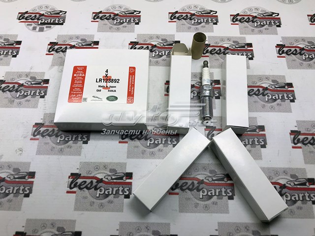 Do koszyka LR123892 Land Rover Świeca zapłonowa