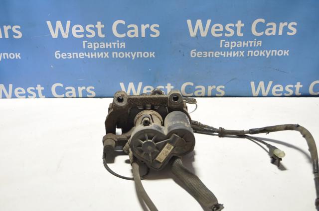 LR061380 Land Rover Zacisk hamulcowy tylny prawy