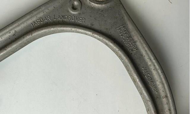 Wahacz zawieszenia przedniego prawy górny Land Rover LR117884