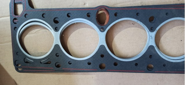 Uszczelka głowicy cylindrów Lada 2107100302012 cena, od 6,16 USD