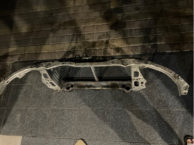 Do koszyka Osłona chłodnicy kompletna (panel mocowania reflektorów) Lexus GS  S19