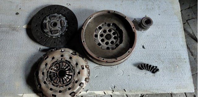 Koło zamachowe silnika Land Rover LR004321 cena, od 498,85 USD