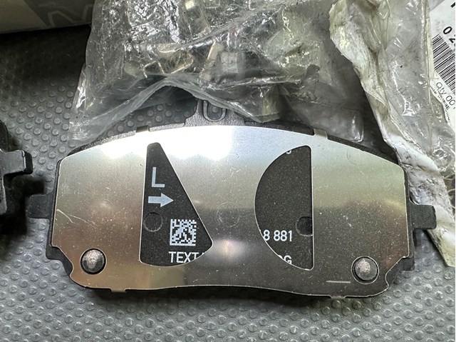 A0004203905 Mercedes Klocki hamulcowe przednie tarczowe