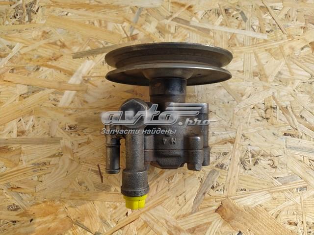 Do koszyka Pompa wspomagania hydraulicznego kierownicy Nissan Bluebird  T72 , T12