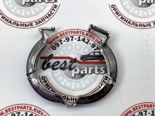  Land Rover LR063121 cena, od 20,39 USD
