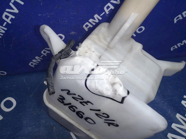 Do koszyka Zbiorniczek spryskiwacza szyb Toyota Corolla  E12