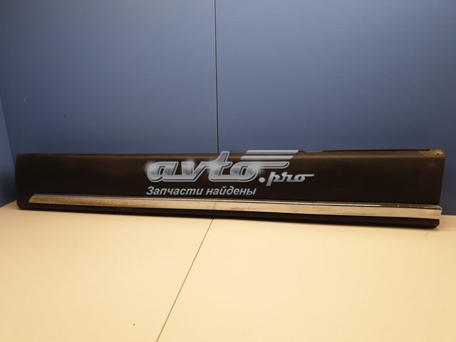 Listwa ochronna drzwi przednich prawych dolna Mazda TK4951RA0B