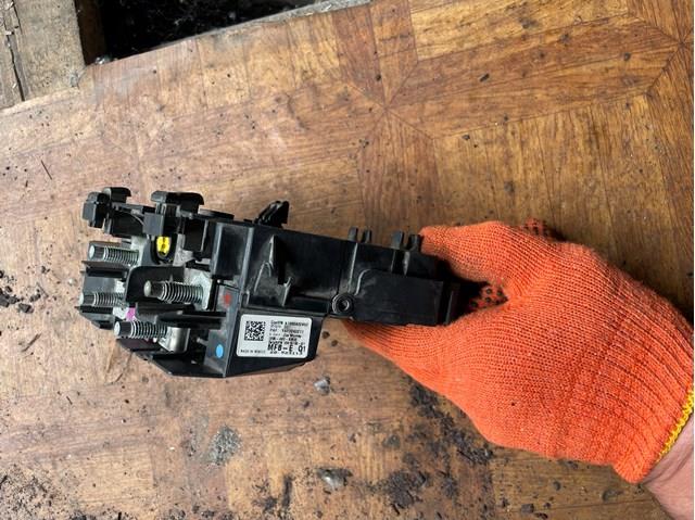 Skrzynka bezpieczników do Mercedes ML/GLE  W166