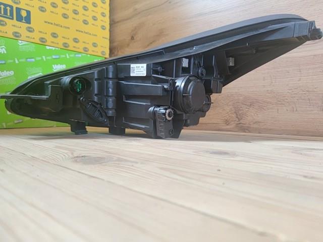 Reflektor prawy 92102F1500 Hyundai/Kia