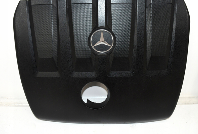Do koszyka Pokrywa silnika dekoracyjna Mercedes A  W177