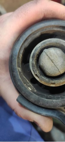 Wahacz zawieszenia przedniego dolny prawy FG9Z3078A Ford