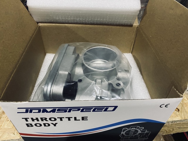 Do koszyka 4891735AD Chrysler Przepustnica, komplet