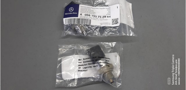 A006153752864 Mercedes Czujnik ciśnienia paliwa