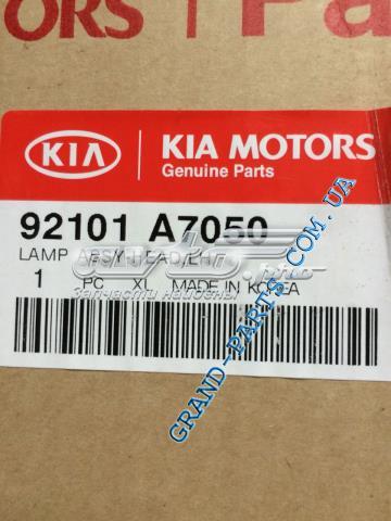 Do koszyka 92101A7050 Hyundai/Kia Reflektor lewy