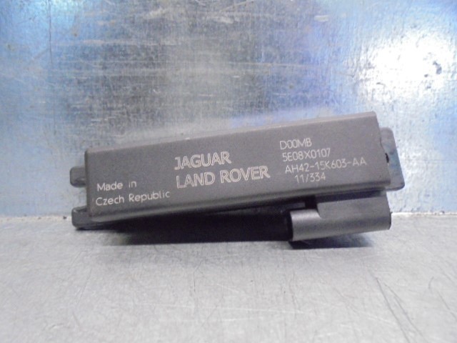 Do koszyka AH4215K603AA Land Rover Antena