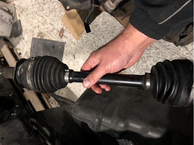 Do koszyka FTH72560X Mazda Półoś napędowa przednia lewa