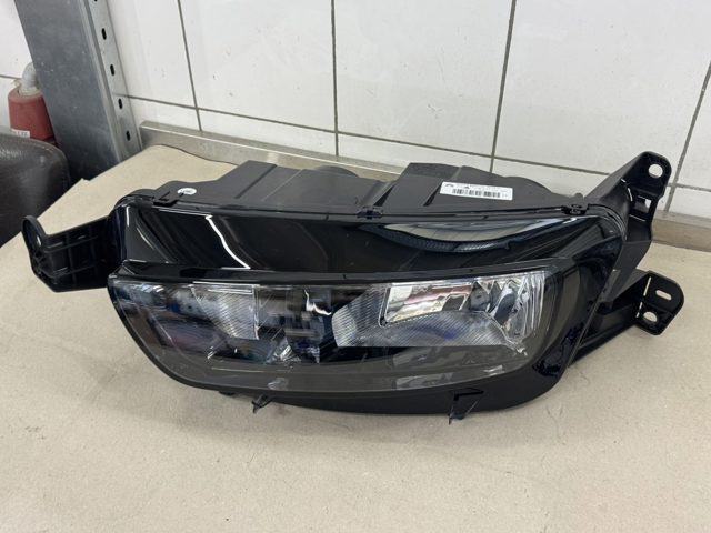 Do koszyka 9675974980 Peugeot/Citroen Reflektor lewy