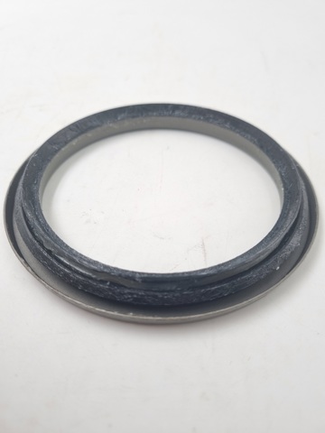 Uszczelniacz półosi mostu przedniego 9030483002 Toyota