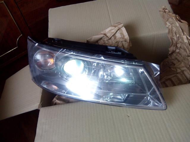 Reflektor prawy 921023K020 Hyundai/Kia