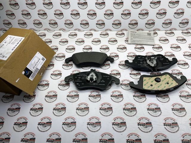 Do koszyka A000420900490 Mercedes Klocki hamulcowe przednie tarczowe