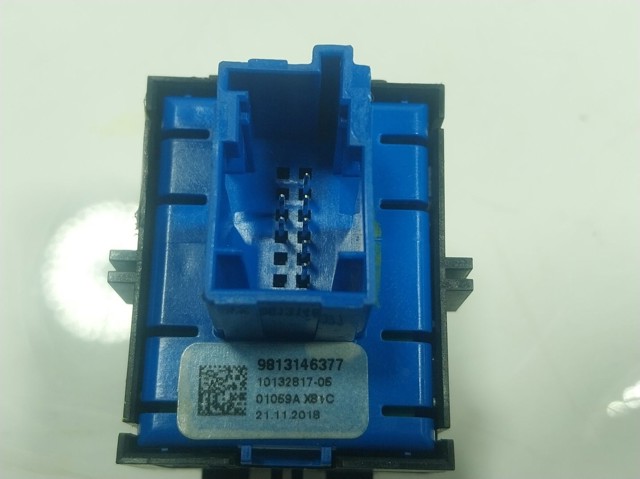 Przycisk elektromechanicznego hamulca postojowego (ręcznego) Peugeot/Citroen 98131463ZD cena, od 76,15 USD