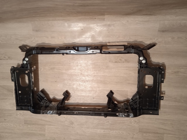 Do koszyka PKA30015A Signeda Osłona chłodnicy kompletna (panel mocowania reflektorów)