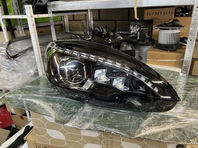 Do koszyka 9677832380 Peugeot/Citroen Reflektor prawy