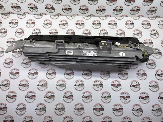  Land Rover LR152172 cena, od 327,82 USD