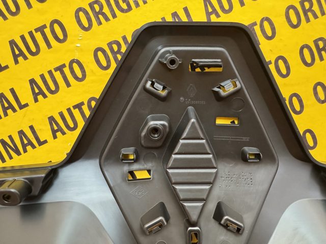 Do koszyka 623823514R Renault (RVI) Listwa ochronna atrapy chłodnicy
