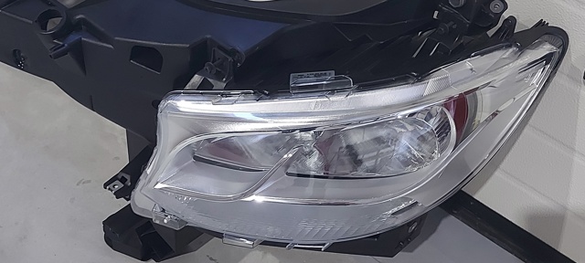 Do koszyka A9109060000 Mercedes Reflektor lewy