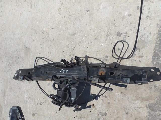 Osłona chłodnicy górna (panel mocowania reflektorów) Nissan/Infiniti 625114CE0A cena, od 54,90 USD