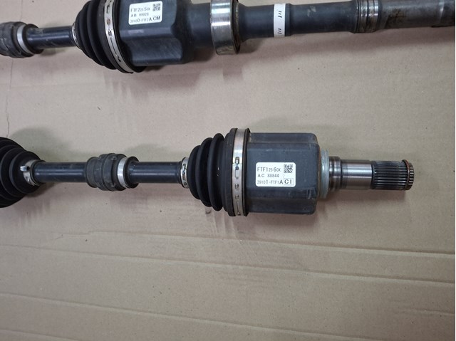 FTF22550X Mazda Półoś napędowa przednia prawa