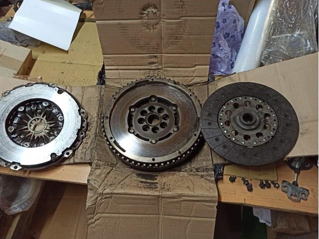 Koło zamachowe silnika Mazda RF3016610A