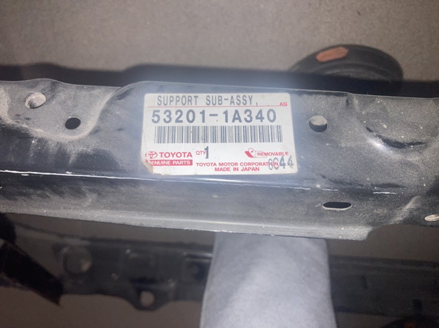 Osłona chłodnicy kompletna (panel mocowania reflektorów) Toyota 532011A340 cena, od 568,05 USD