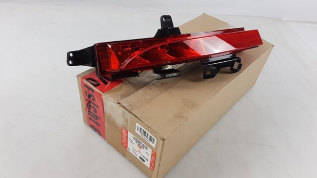 Przednia lampa przeciwmgielna tylna lewa LR102042 Land Rover