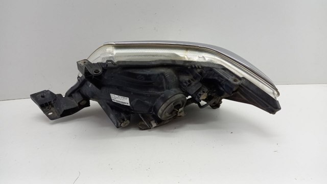 811100K440 Toyota Reflektor prawy