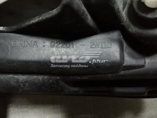 Lampa przeciwmgielna lewa 922012W110 Hyundai/Kia