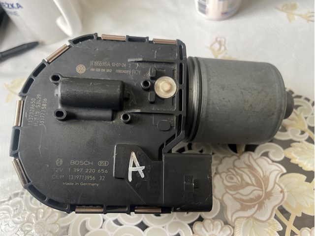 1T1955119A VAG Silniczek wycieraczki szyby przedniej