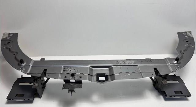 Do koszyka LR084610 Land Rover Osłona chłodnicy kompletna (panel mocowania reflektorów)