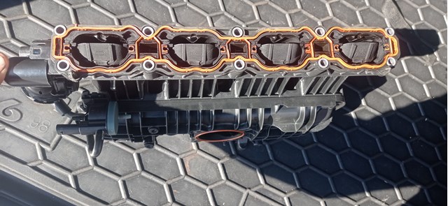 Kolektor ssący do Audi A4 B9 8W2, 8WC