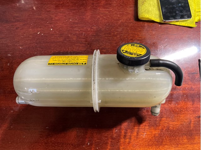 Zbiorniczek wyrównawczy układu chłodzenia Lexus IS 