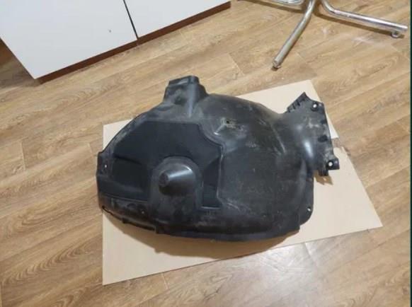 Nadkole błotnika przedniego lewe 149261300C Tesla