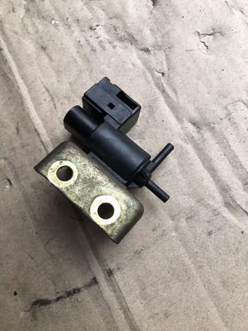 Zawór przełączający systemu doprowadzenia powietrza K5T49091 Mitsubishi