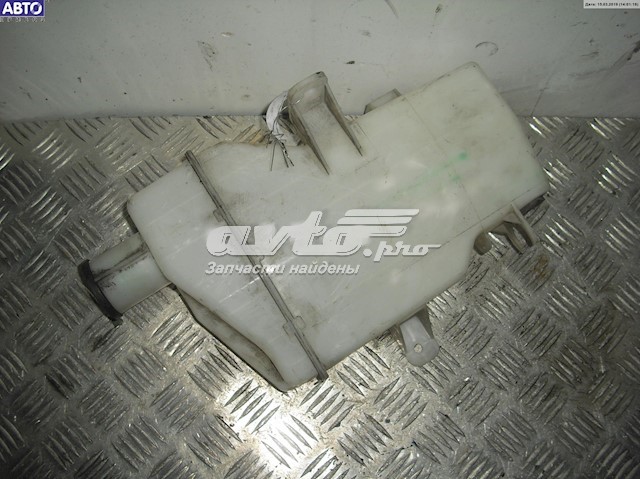Do koszyka Zbiorniczek spryskiwacza szyb Hyundai H-1 STAREX Starex TQ